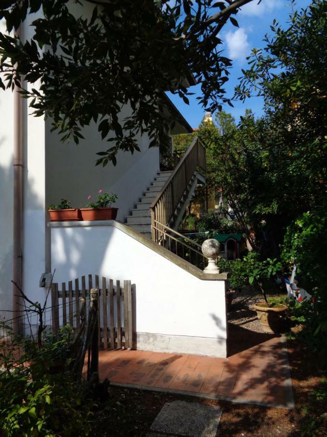 Ferienwohnung La Casa Di Nina Quercianella Exterior foto
